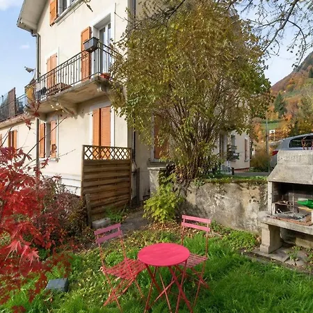 Perched Above Montreux, With Breathtaking Views Of Geneva And The Alps Daire Montrö